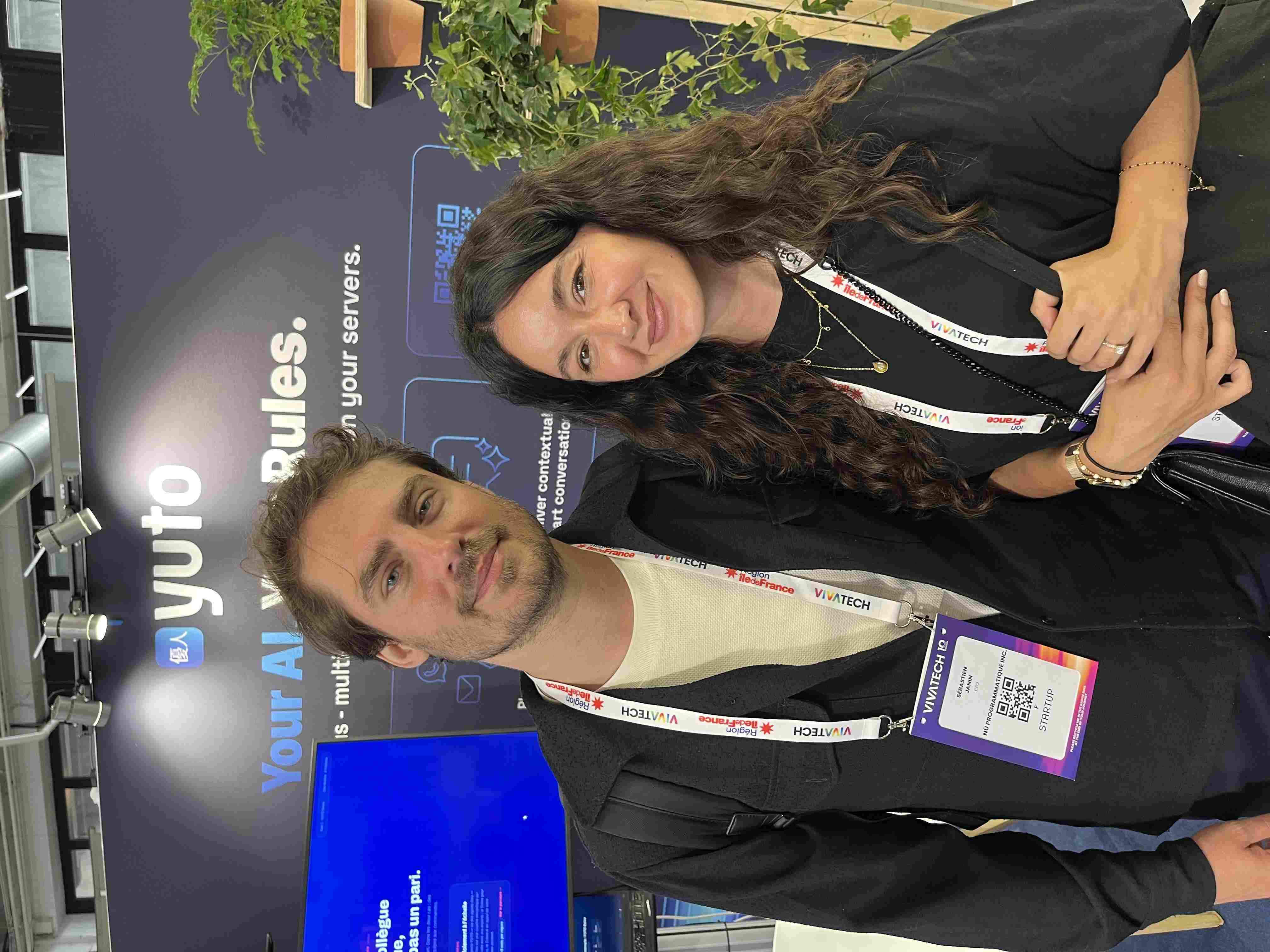 Sébastien et Kelly (nü programmatique) au stand Yuto